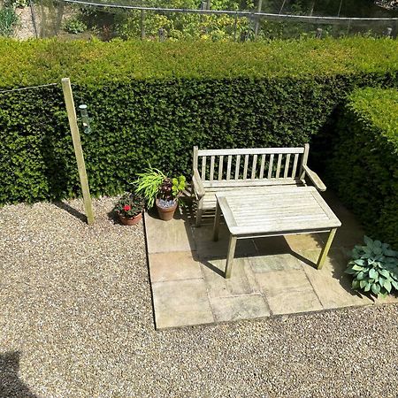 Close House Cottage York Bagian luar foto