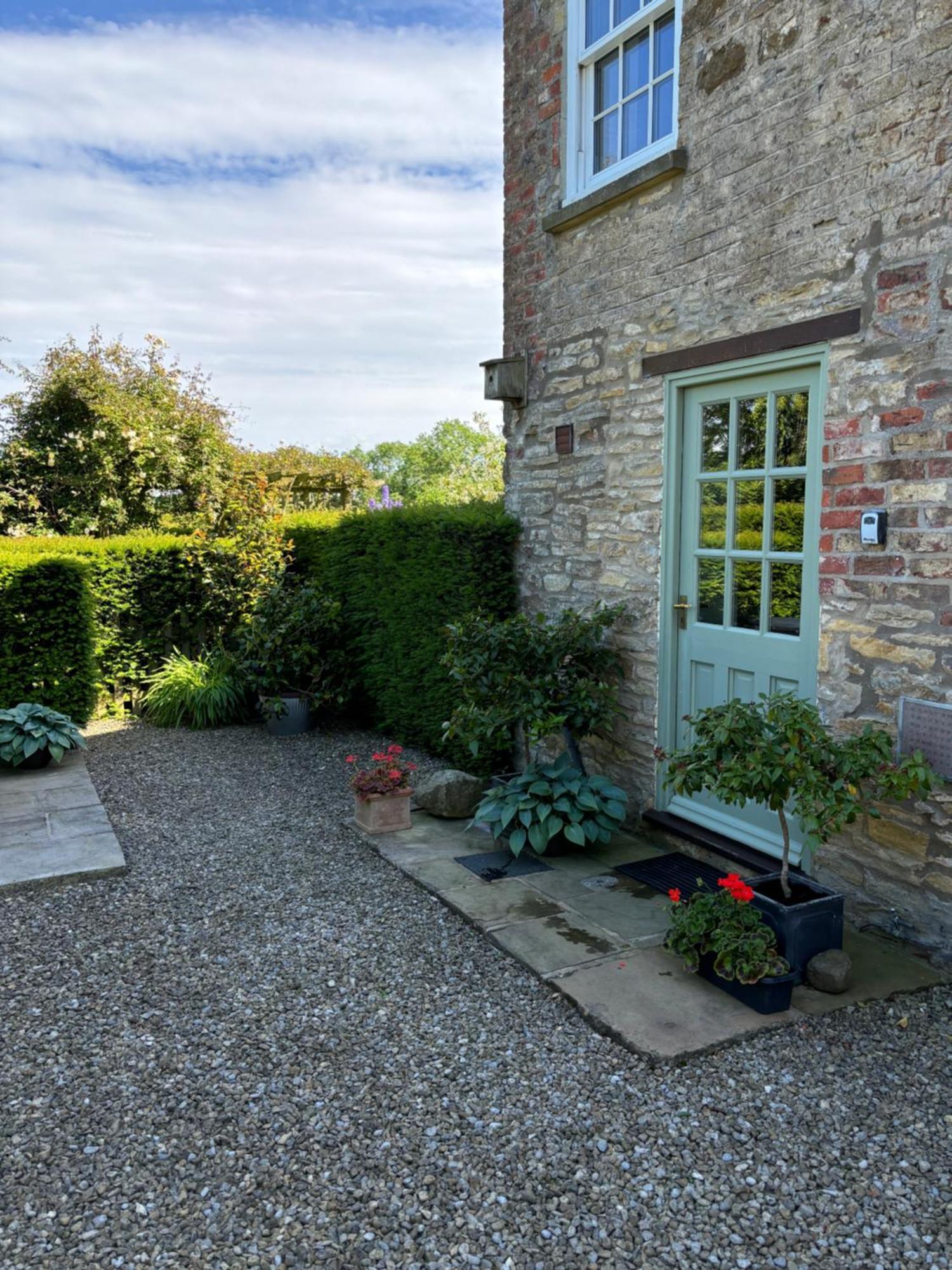Close House Cottage York Bagian luar foto